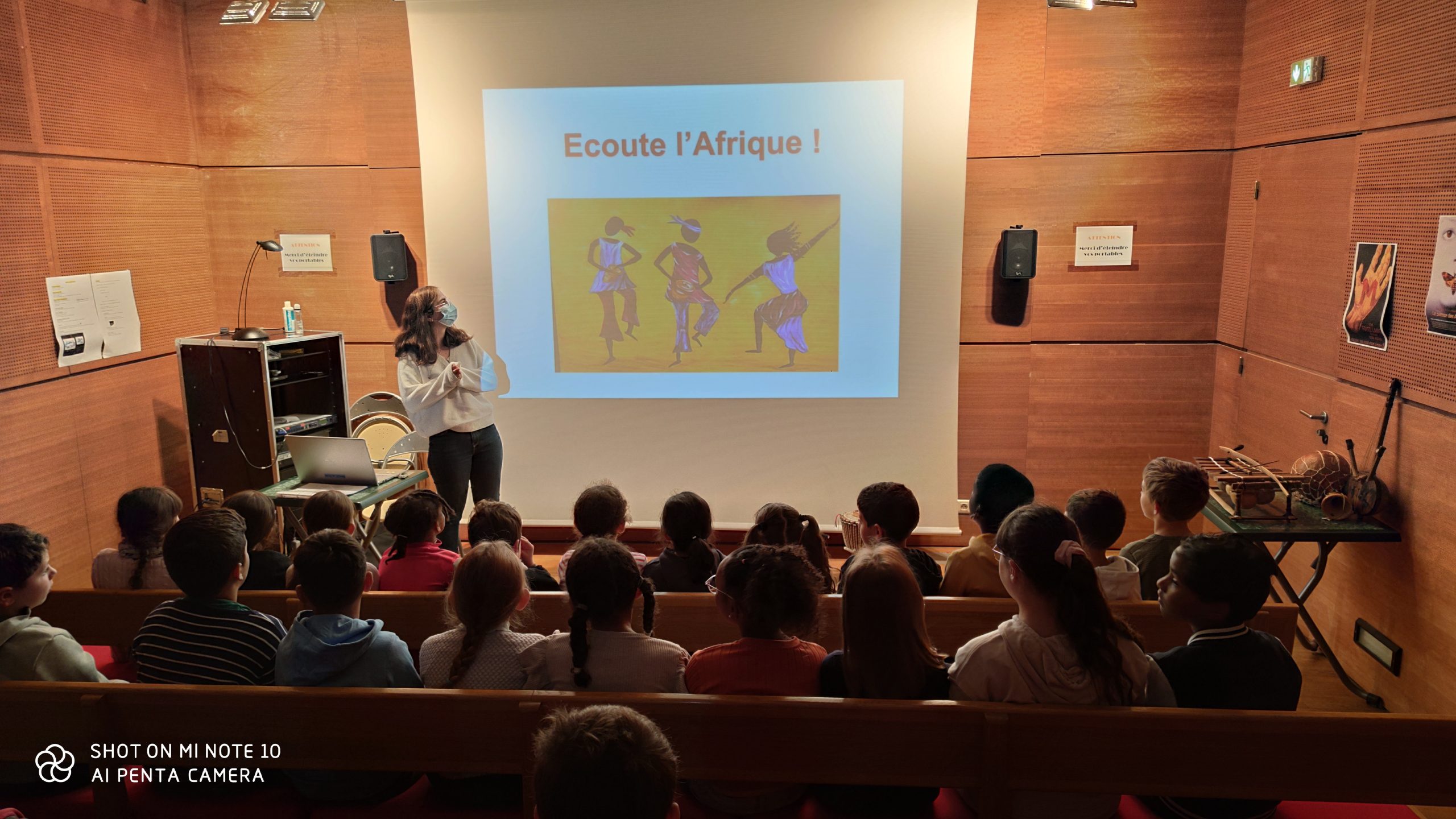 You are currently viewing ECOUTE L’AFRIQUE !